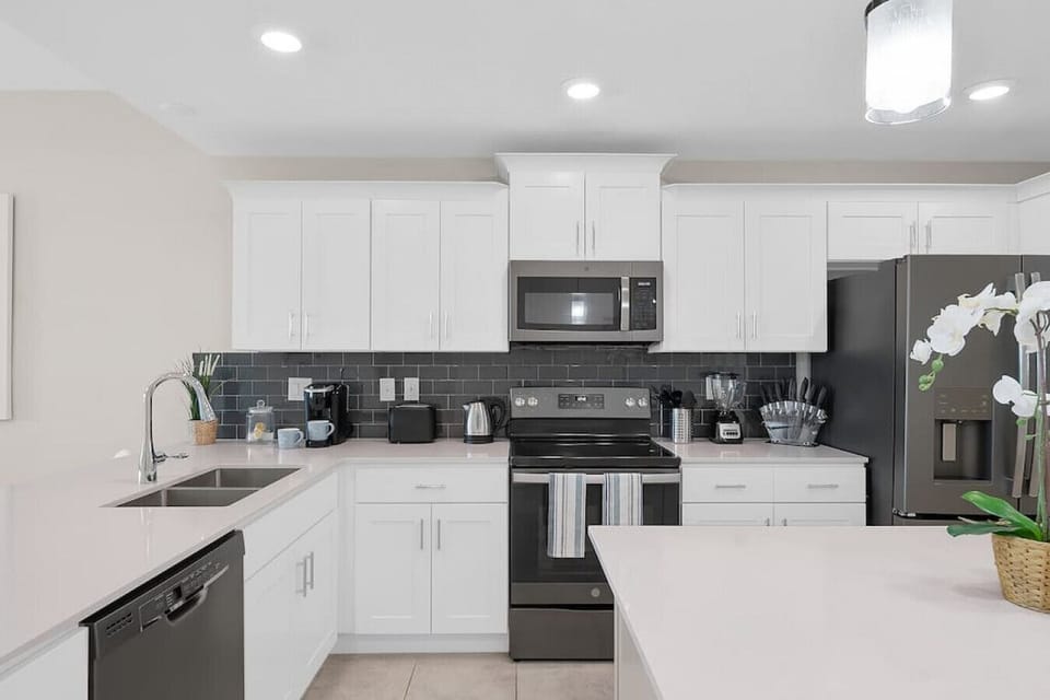 Fully equipped Kitchen!#Disney #Parks #kingdom #springs #StoreyLake #Apartment #Vacation #Rental #waterpark #Kissimmee #Orlando #universal #citywalk