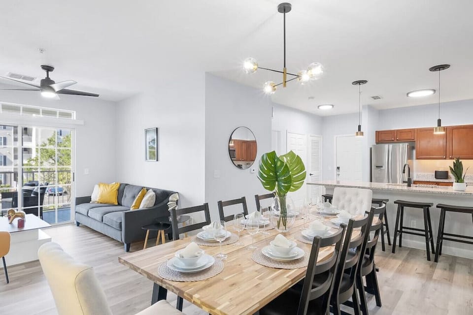 Stylish & Modern Apartment#Disney #Theme #Parks #Magic #kingdom #springs #SecretLake #Apartment #Vacation #Rental #waterpark #Kissimmee #Orlando #Universal #Citywalk