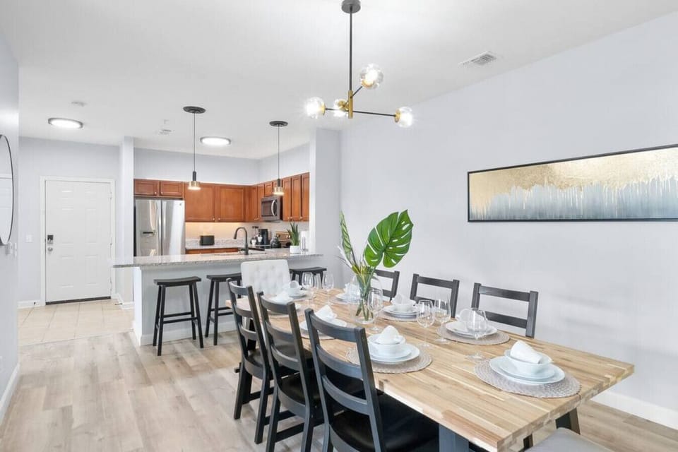 Dining Room!#Disney #Theme #Parks #Magic #kingdom #springs #SecretLake #Apartment #Vacation #Rental #waterpark #Kissimmee #Orlando #Universal #Citywalk