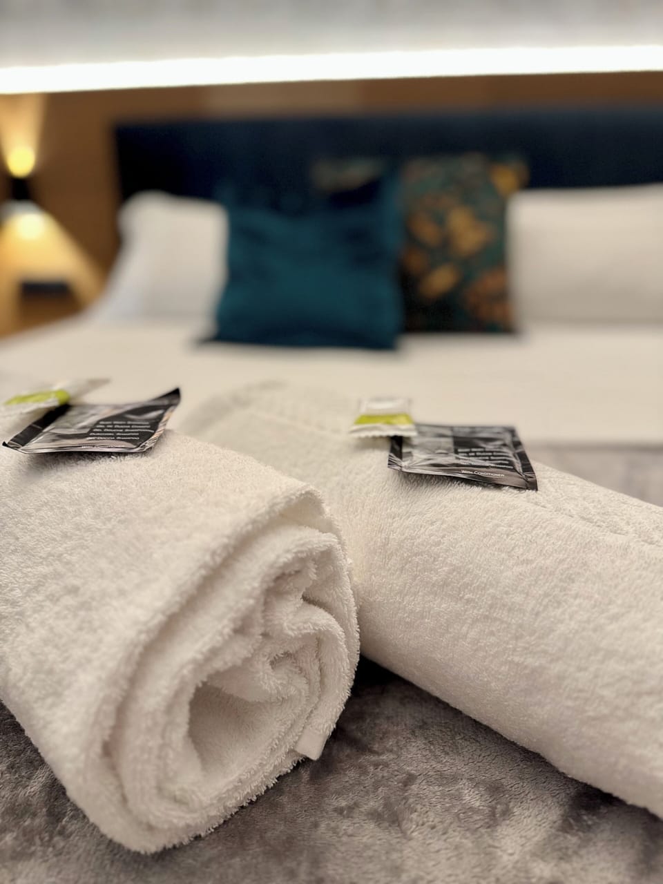 Deluxe Room | Premium bedding, down comforters, memory foam beds, minibar