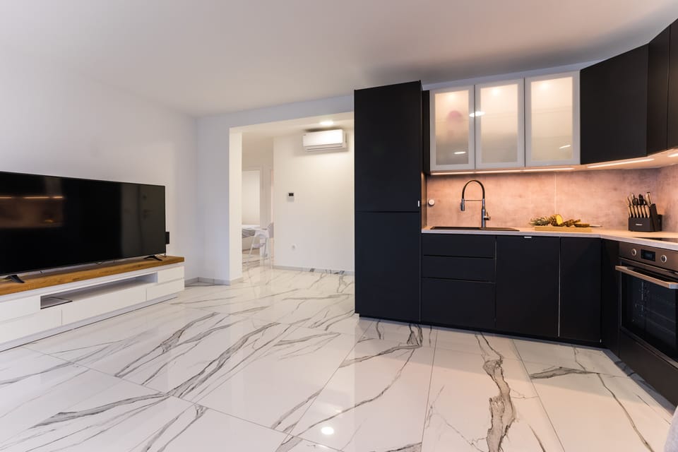 Family Apartment A1 | Private kitchen | Fridge, microwave, oven, stovetop