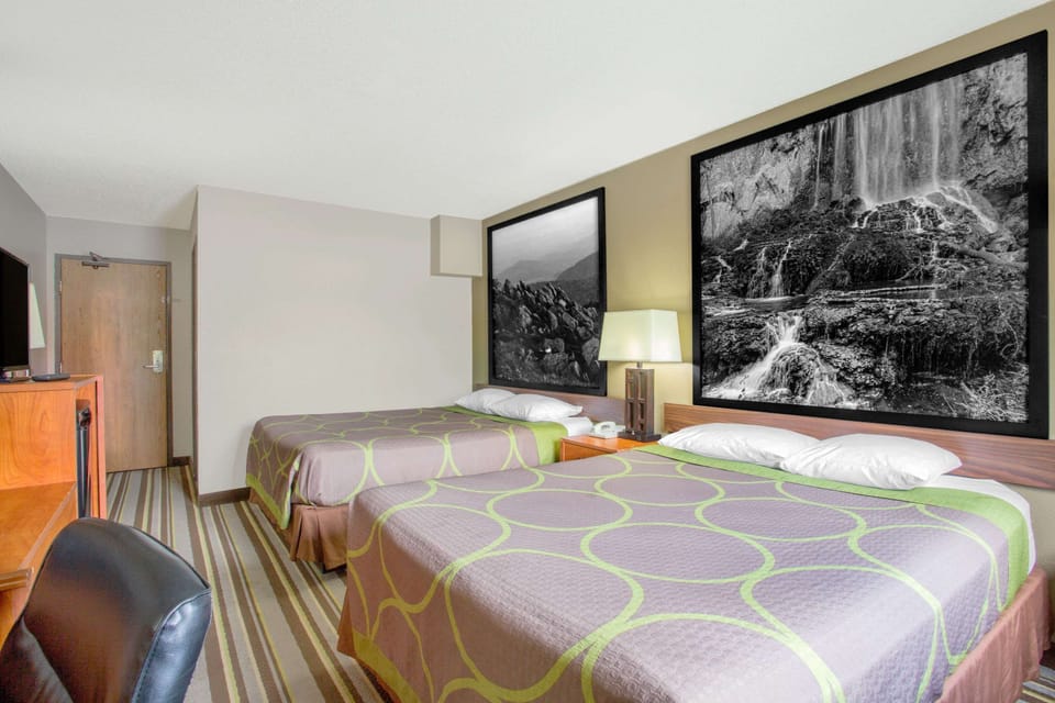 Studio Suite, 2 Queen Beds, Non Smoking | Desk, free WiFi, bed sheets