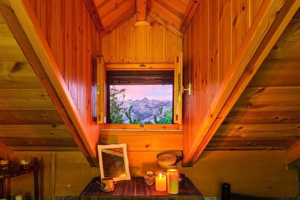 View from the Master Bedroom window.
Greet the day with stunning mountain views.