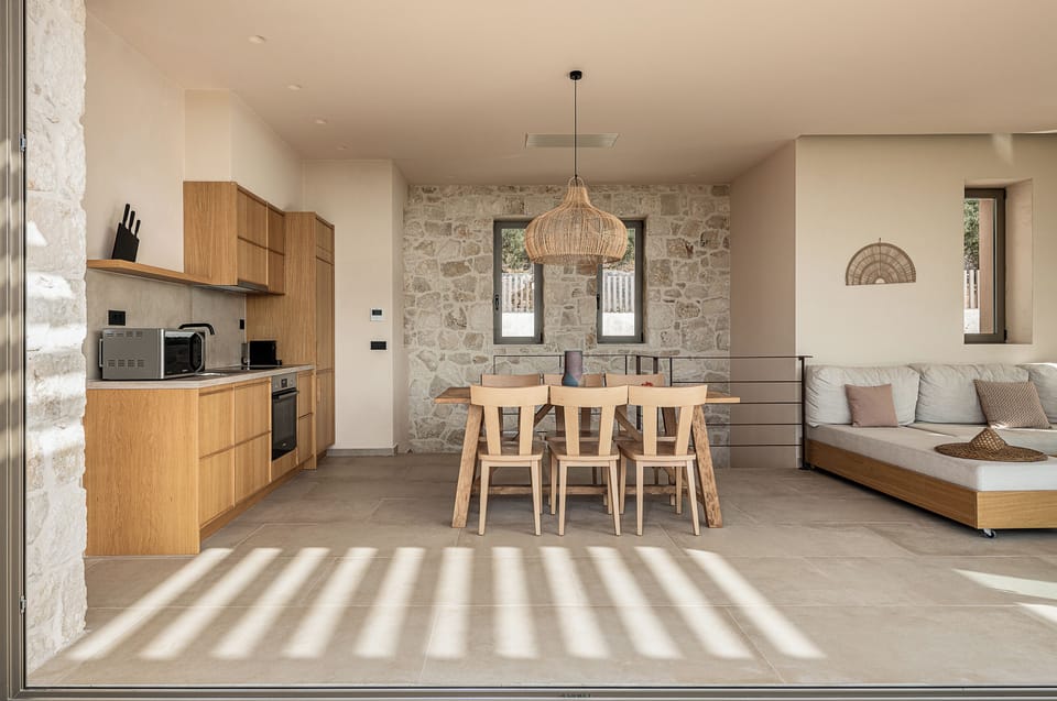 airy kitchen 