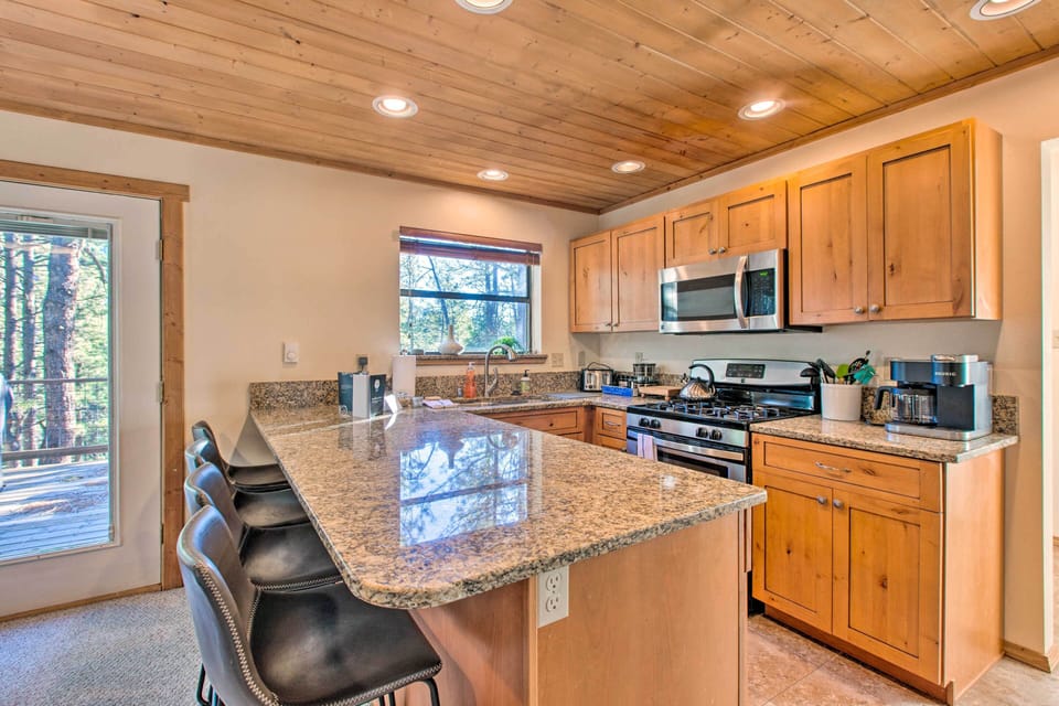 Kitchen | Cooking Basics | Coffee Maker | Toaster | Blender | Ice Maker