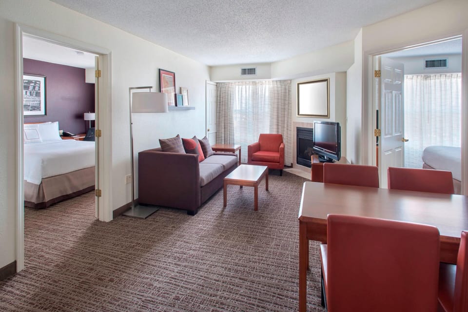 Suite, 1 Double Bed, Fireplace | Premium bedding, desk, laptop workspace, blackout drapes