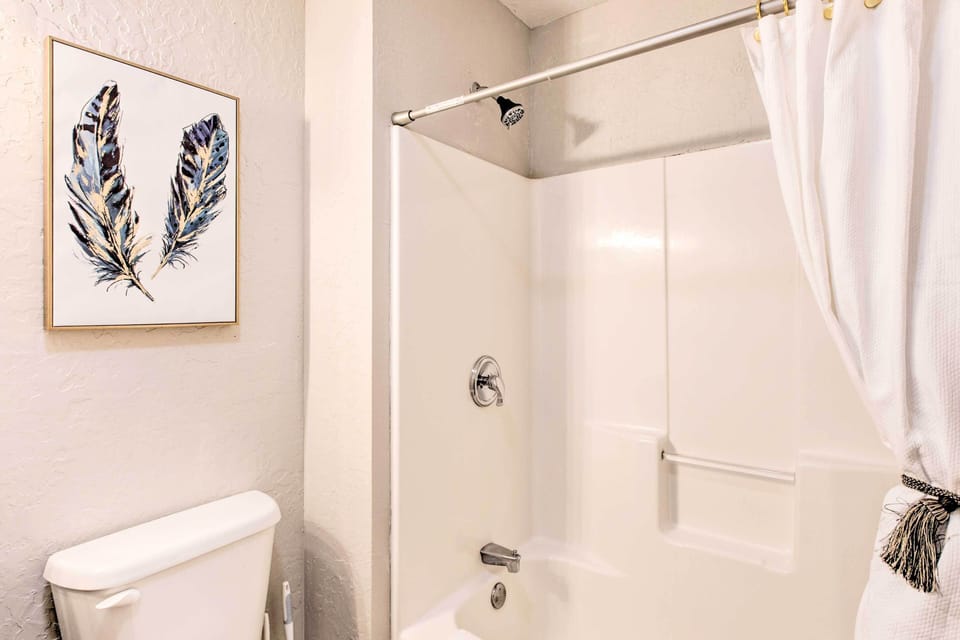 Full Bathroom | Complimentary Toiletries | Linens & Towels | Hair Dryer