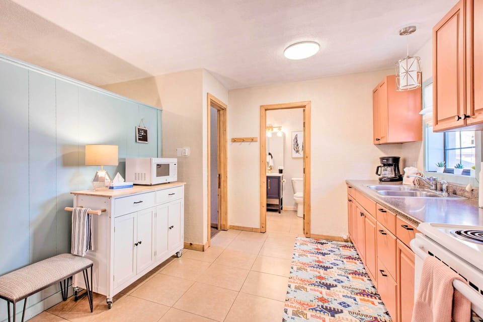 Kitchen | Crockpot | Garbage Disposal | Trash Bags