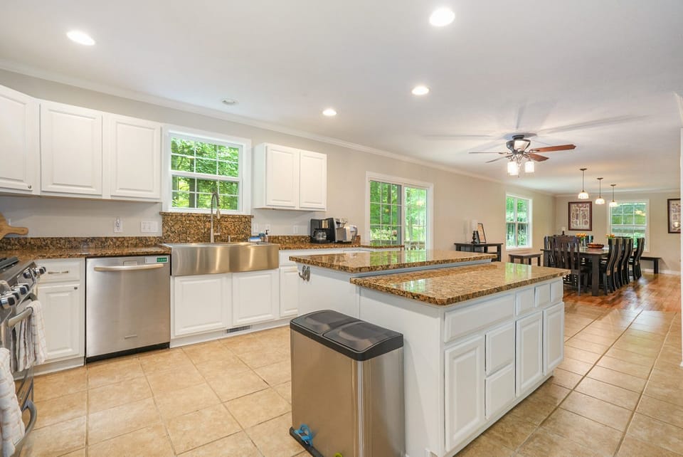 Discover an array of small appliances, including Keurig and regular coffeemakers, electric kettle, toaster, toaster oven, and more.