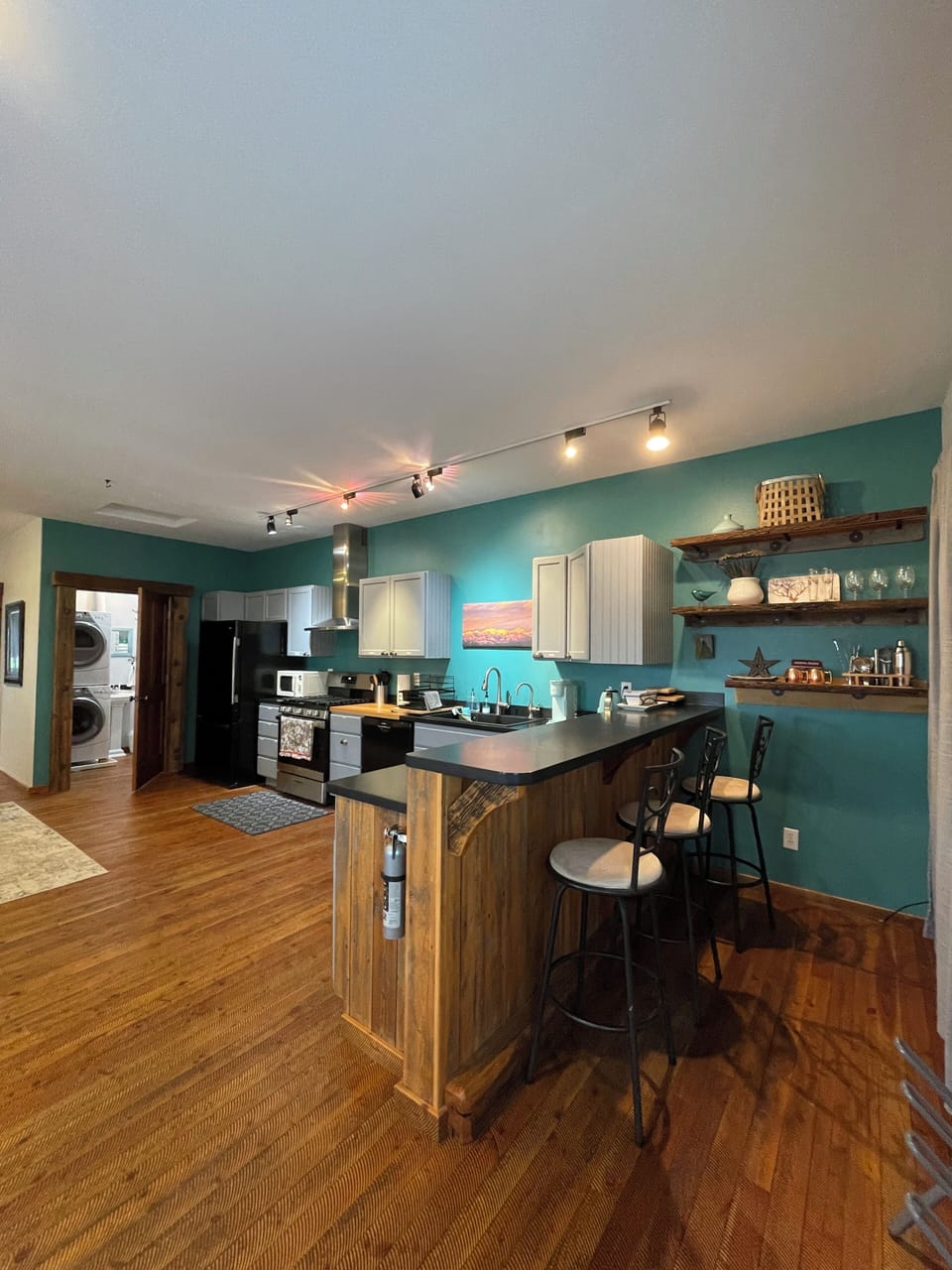 Full Kitchen 