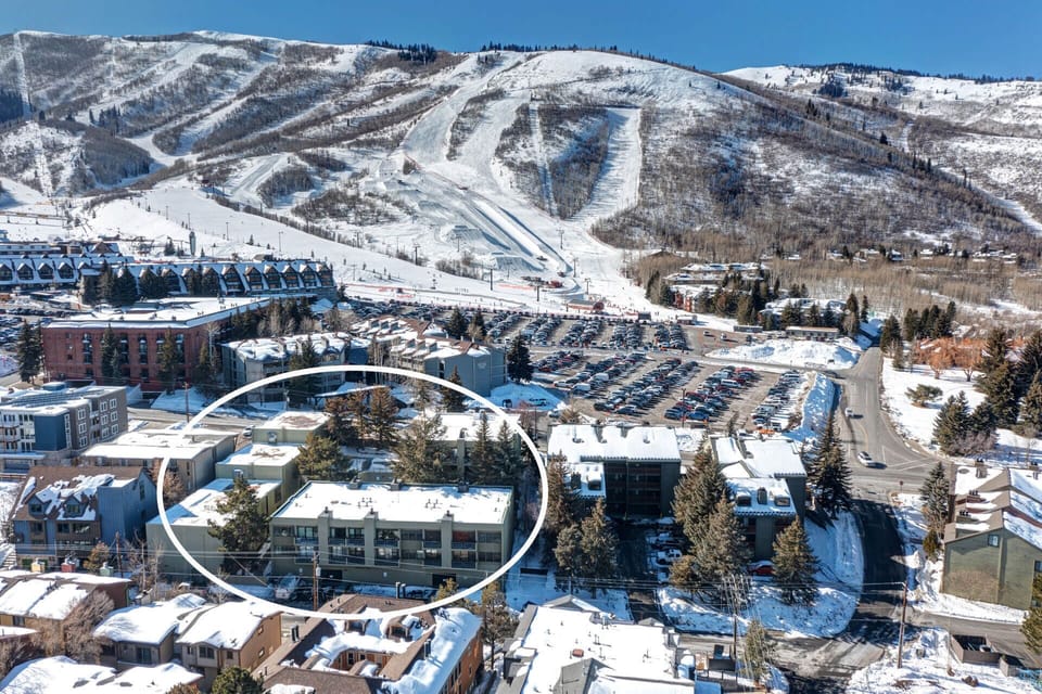 Edelweiss Haus A102: Adjacent and walkable to Park City Mountain Resort