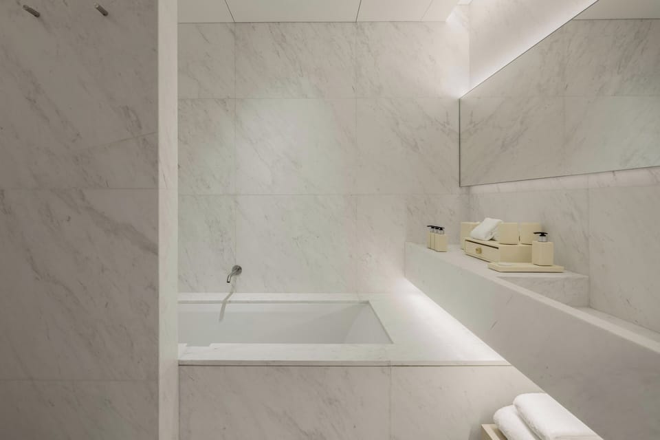 Club Suite, 1 Bedroom | Bathroom | Designer toiletries, hair dryer, bathrobes, towels