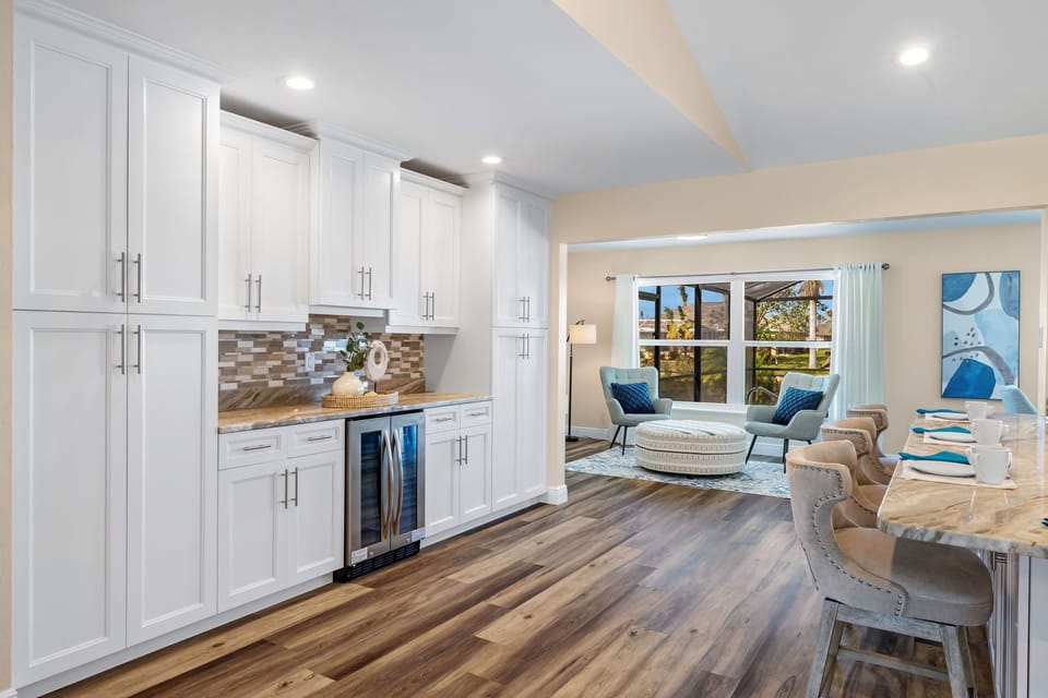 There is a small bar area off the kitchen with a wine cooler!