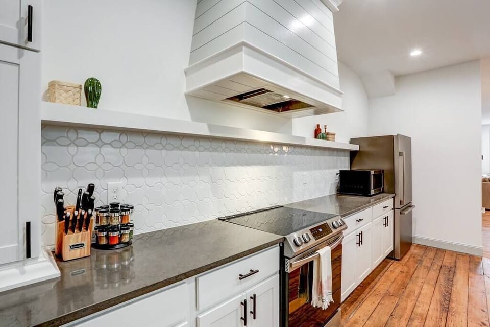Kitchen necessities for eating in