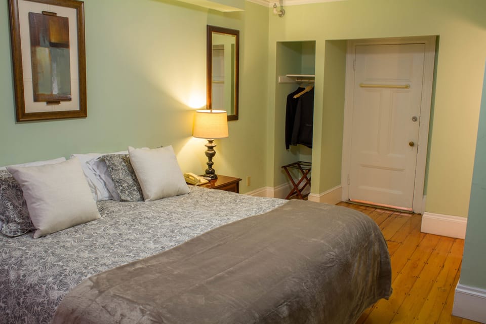 King Room @1750 Beacon St | Desk, iron/ironing board, WiFi (free), alarm clocks