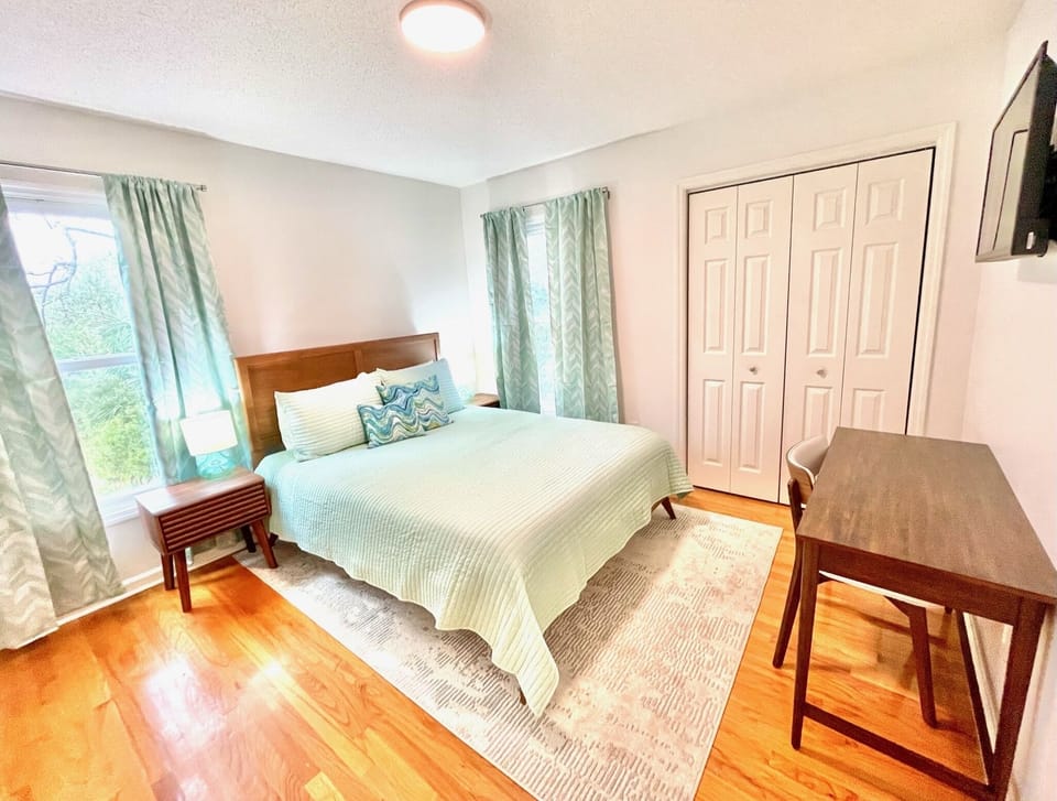 Fourth Bedroom - Queen