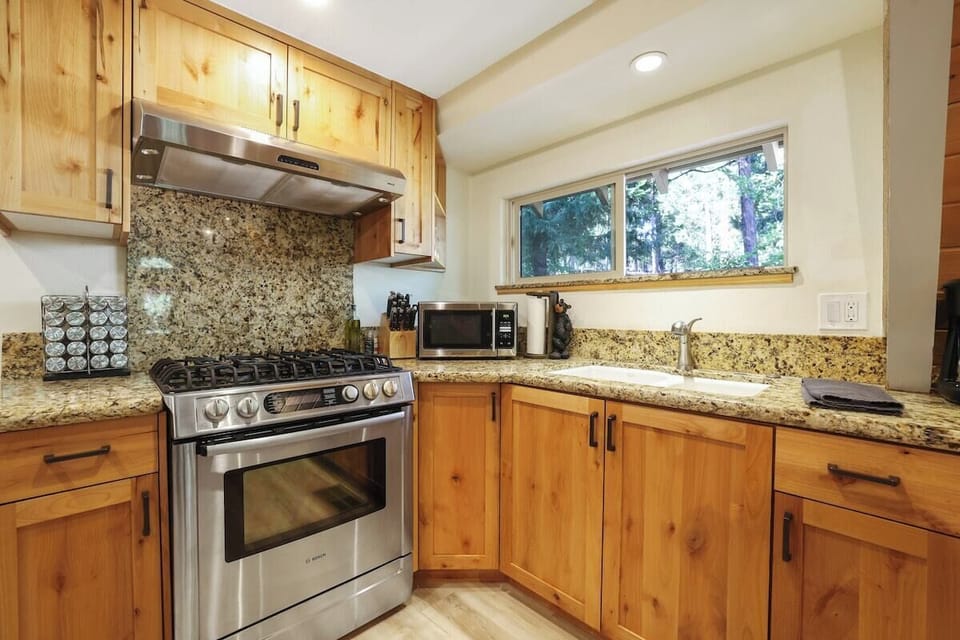 Fully equipped kitchen. 