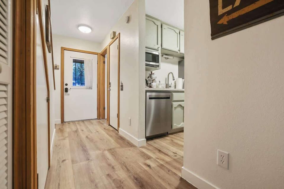 Entrance to kitchen