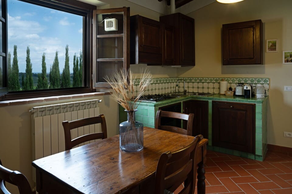 Dining Room, Kitchen