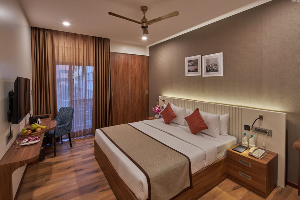 Minibar, in-room safe, blackout drapes, free WiFi