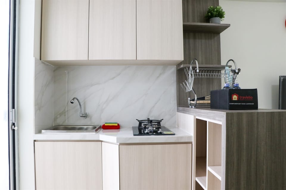 Apartment, 2 Bedrooms | Private kitchen | Fridge, stovetop, cookware/dishes/utensils, dining tables