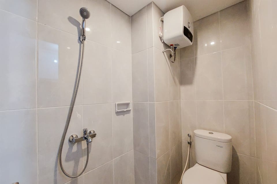 Studio | Bathroom | Shower, free toiletries, towels