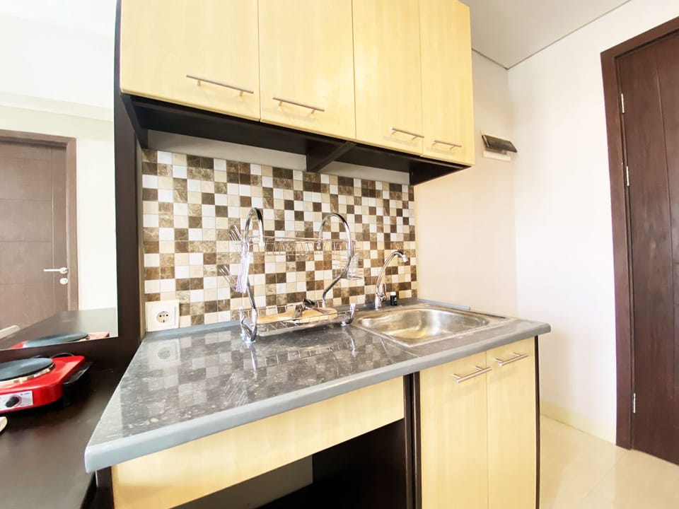 Apartment, 2 Bedrooms | Private kitchen | Fridge, stovetop, cookware/dishes/utensils, dining tables