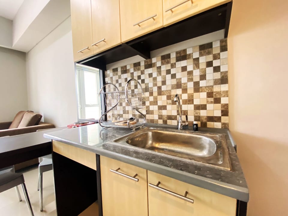Apartment, 2 Bedrooms | Private kitchen | Fridge, stovetop, cookware/dishes/utensils, dining tables