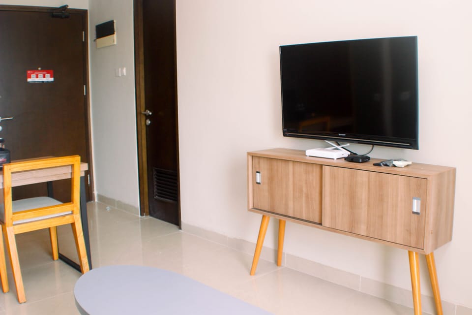 Apartment, 1 Bedroom | Living area | TV