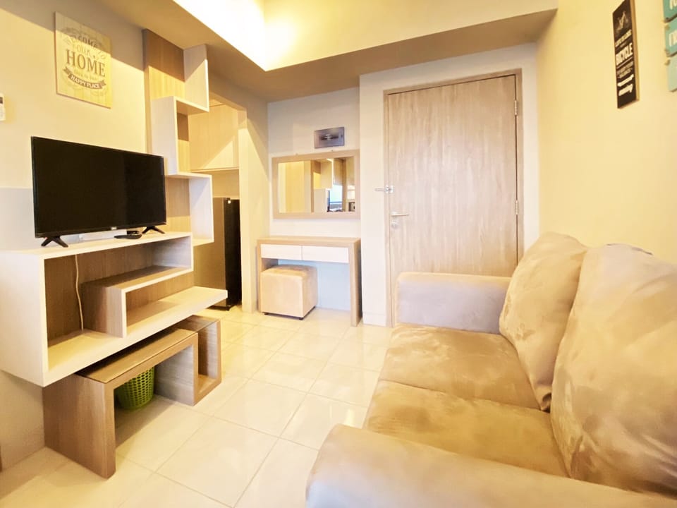 Apartment, 1 Bedroom | Living area | TV