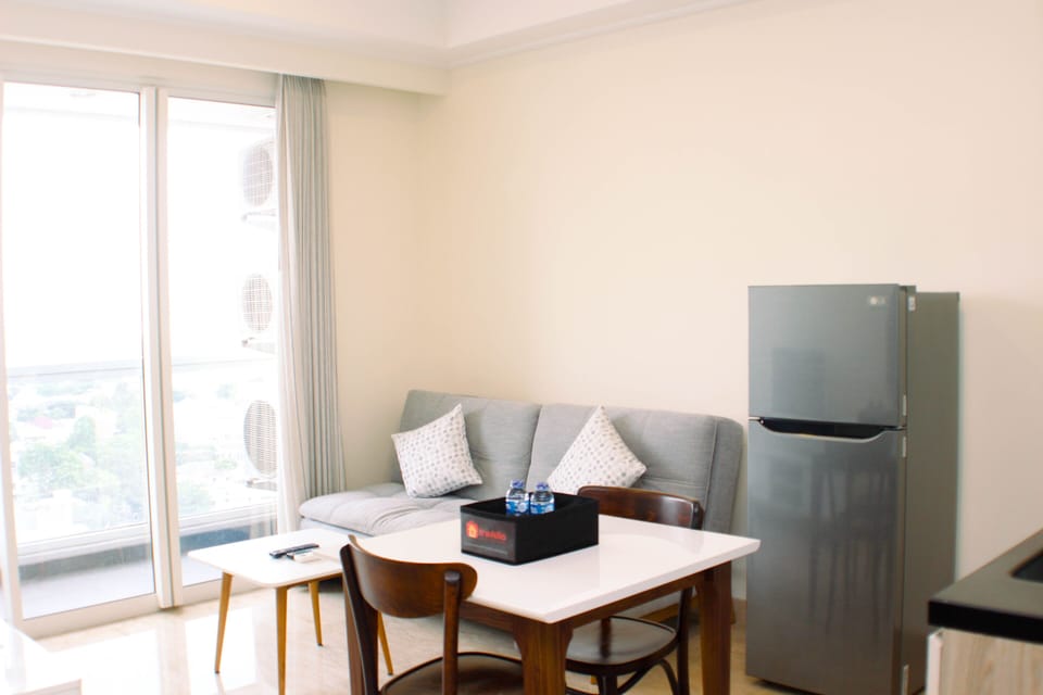 Apartment, 2 Bedrooms | Living area | TV
