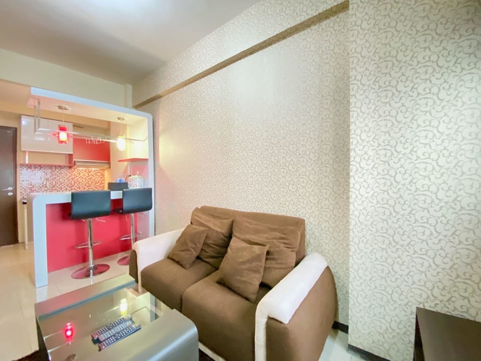 Apartment, 2 Bedrooms | Living area | TV