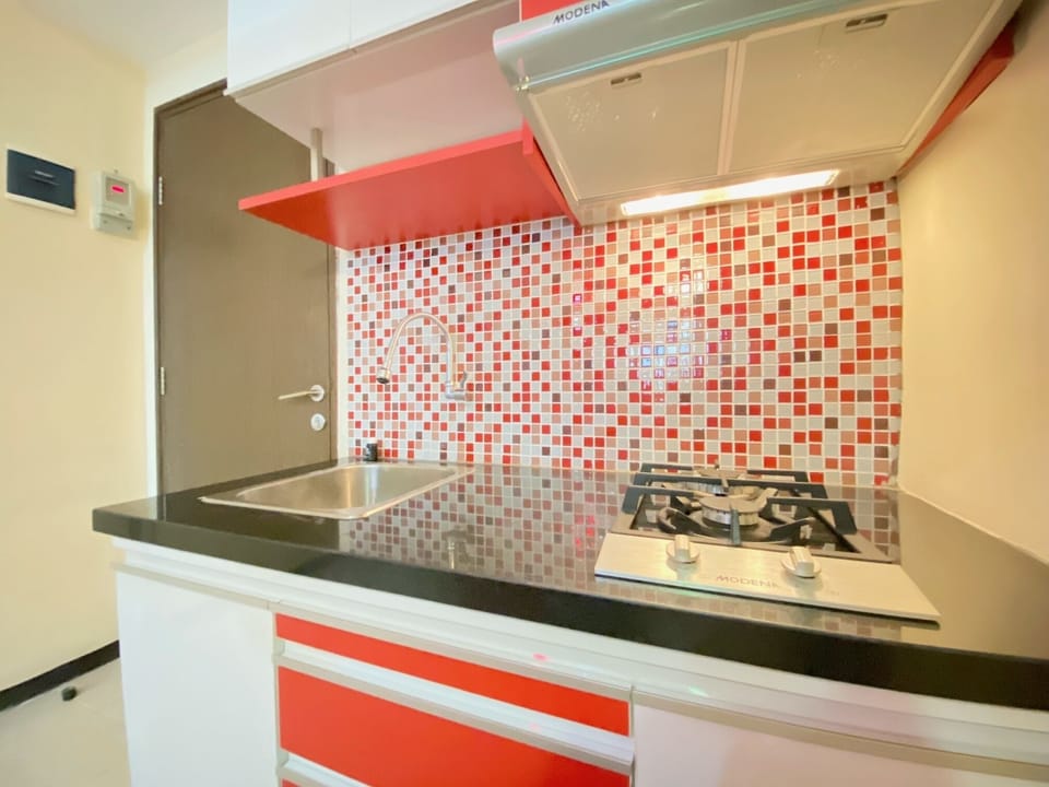 Apartment, 2 Bedrooms | Private kitchen | Fridge, stovetop, cookware/dishes/utensils, dining tables