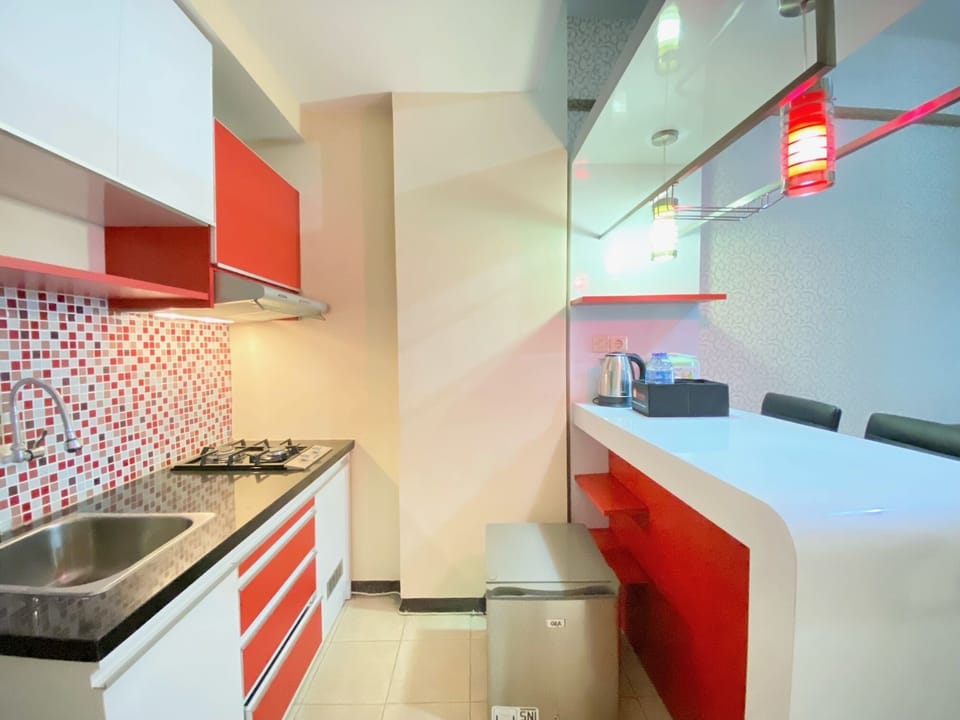 Apartment, 2 Bedrooms | Private kitchen | Fridge, stovetop, cookware/dishes/utensils, dining tables