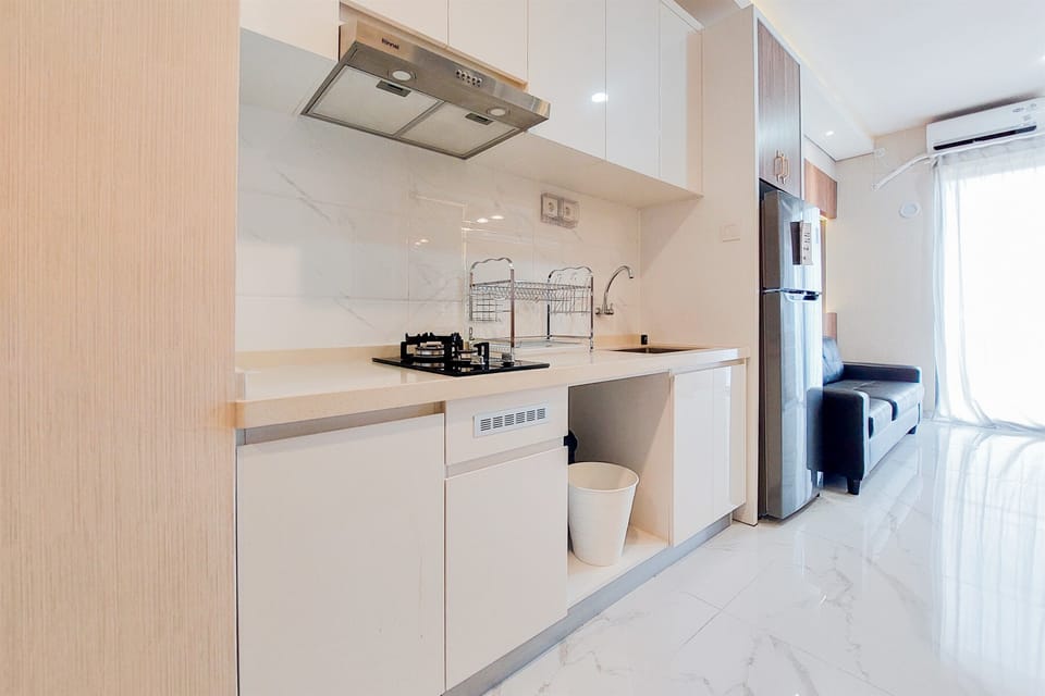 Apartment, 2 Bedrooms | Private kitchen | Fridge, stovetop, cookware/dishes/utensils, dining tables