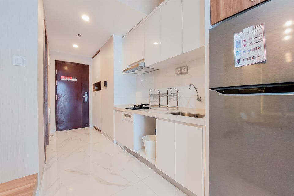 Apartment, 2 Bedrooms | Private kitchen | Fridge, stovetop, cookware/dishes/utensils, dining tables