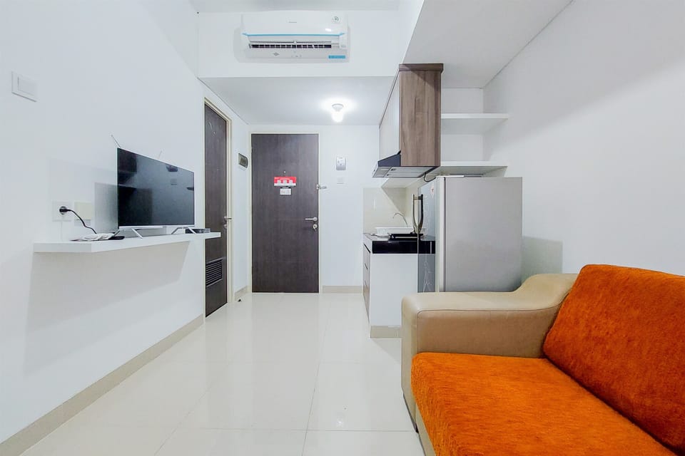 Apartment, 2 Bedrooms | Living area | TV