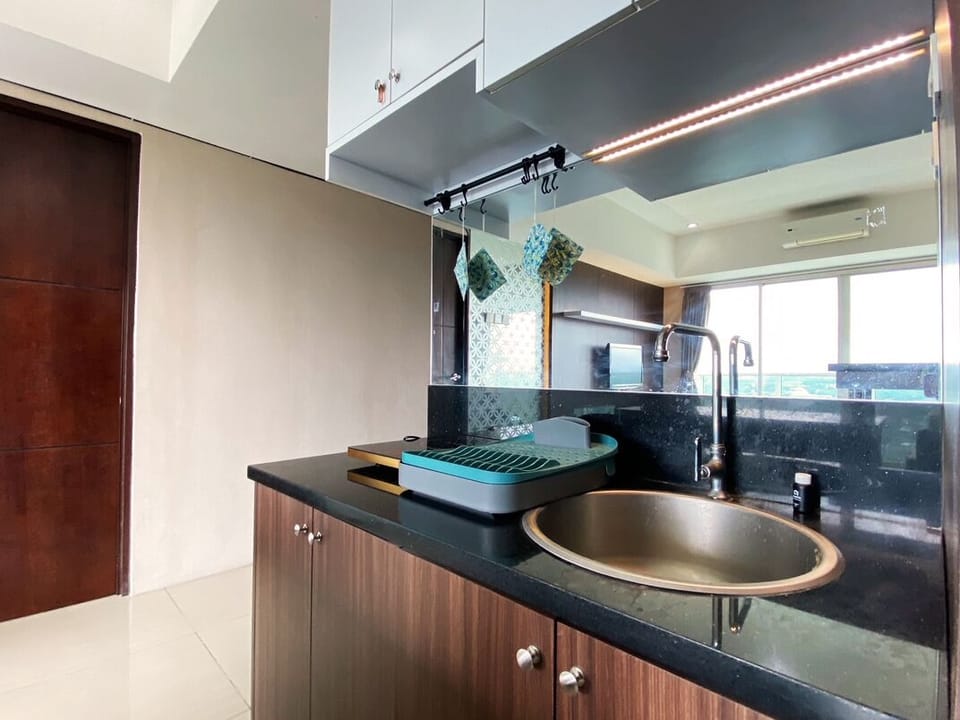 Apartment, 2 Bedrooms | Private kitchen | Fridge, stovetop, cookware/dishes/utensils, dining tables