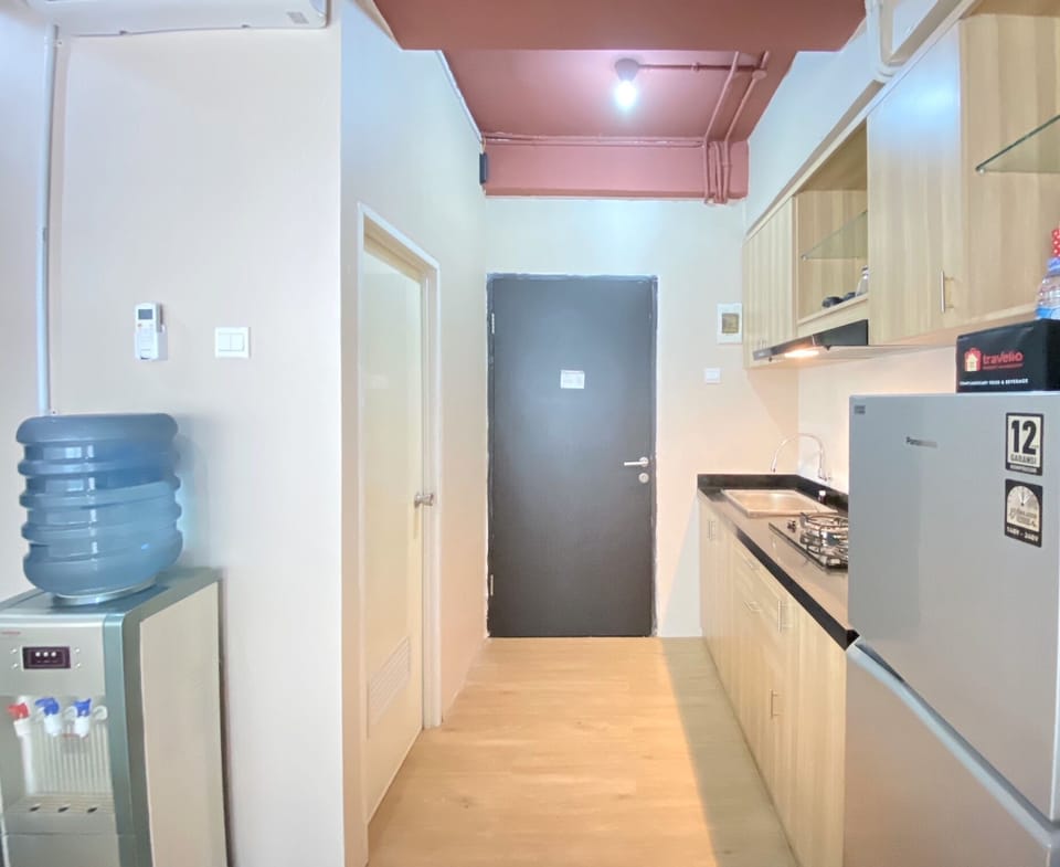 Apartment, 2 Bedrooms | Private kitchen | Fridge, stovetop, cookware/dishes/utensils, dining tables