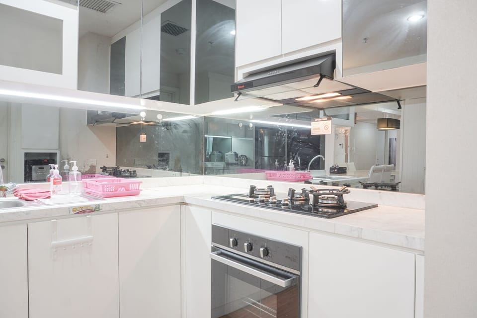Apartment, 3 Bedrooms | Private kitchen | Fridge, stovetop, cookware/dishes/utensils, dining tables