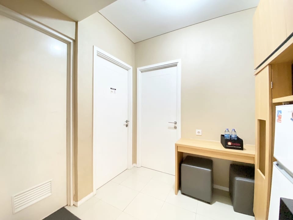 Apartment, 2 Bedrooms | Living area | TV