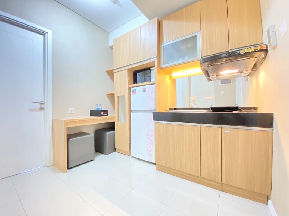 Apartment, 2 Bedrooms | Private kitchen | Fridge, stovetop, cookware/dishes/utensils, dining tables