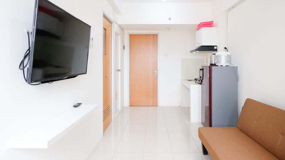 Apartment, 2 Bedrooms | Living area | TV