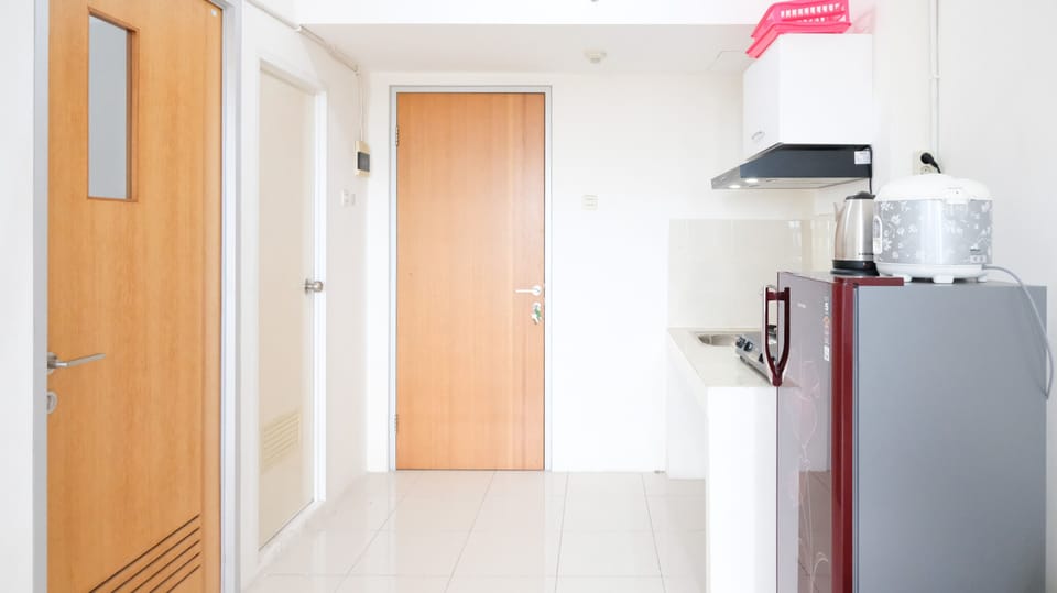 Apartment, 2 Bedrooms | Private kitchen | Fridge, stovetop, cookware/dishes/utensils, dining tables