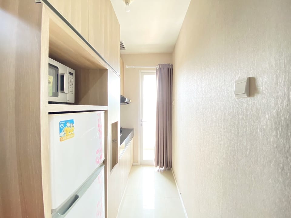 Apartment, 1 Bedroom | Private kitchen | Fridge, stovetop, cookware/dishes/utensils, dining tables