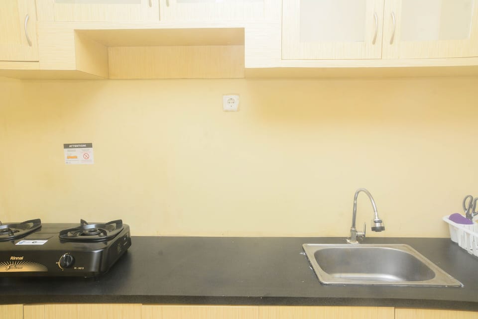 Apartment, 2 Bedrooms | Private kitchen | Fridge, stovetop, cookware/dishes/utensils, dining tables