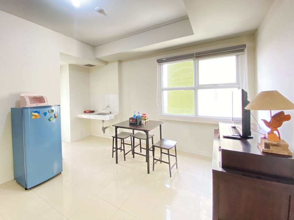 Apartment, 2 Bedrooms | Living area | TV