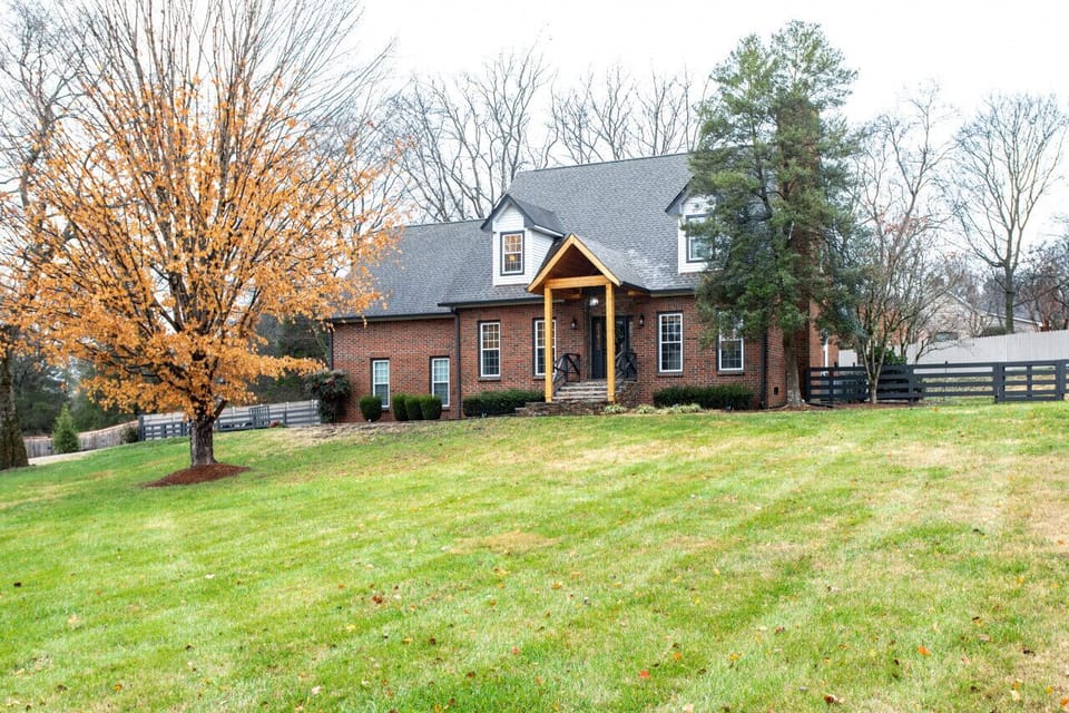Oxford Glen Estate: 3 bed, 2.5 bath