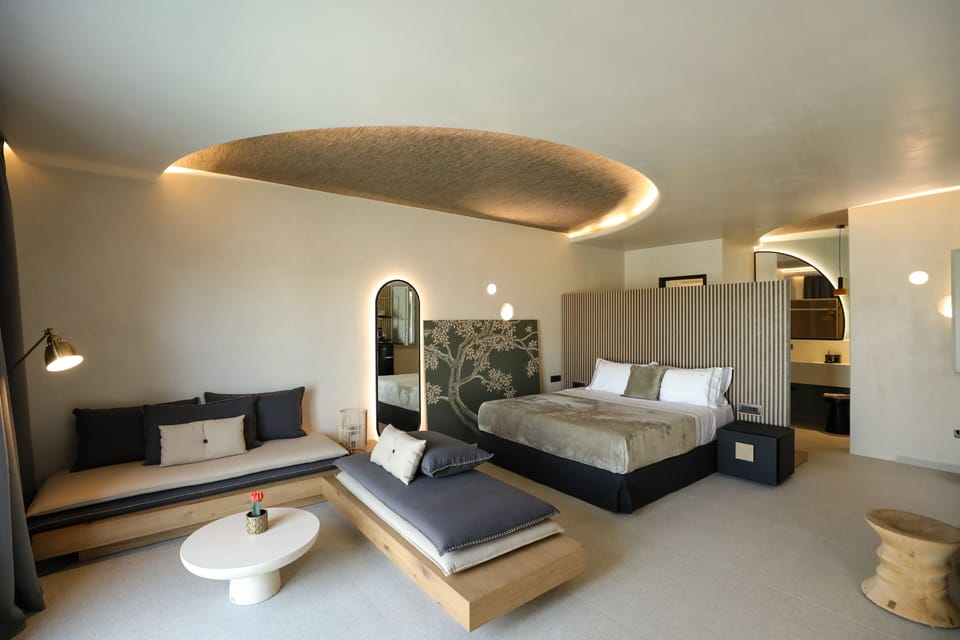 Executive Ruby Suite with private heated pool | In-room safe, individually decorated, individually furnished, desk