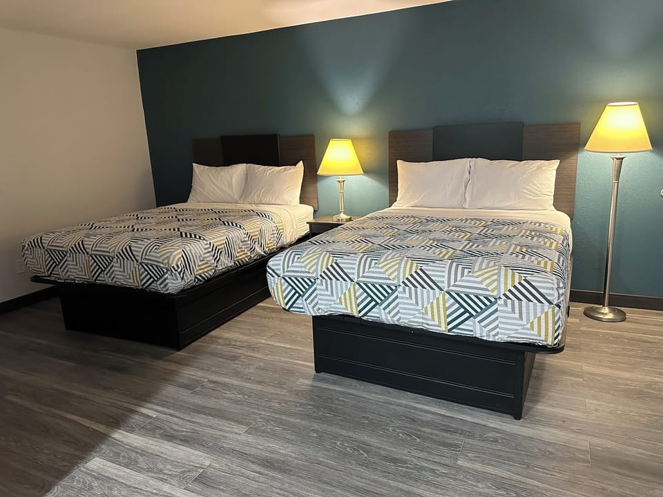 WiFi (free), bed sheets